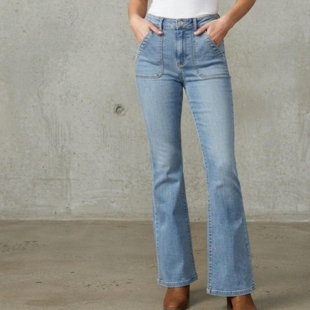 Knox Rose High Rise Flare Patch Pocket Light Wash Denim Jeans 8